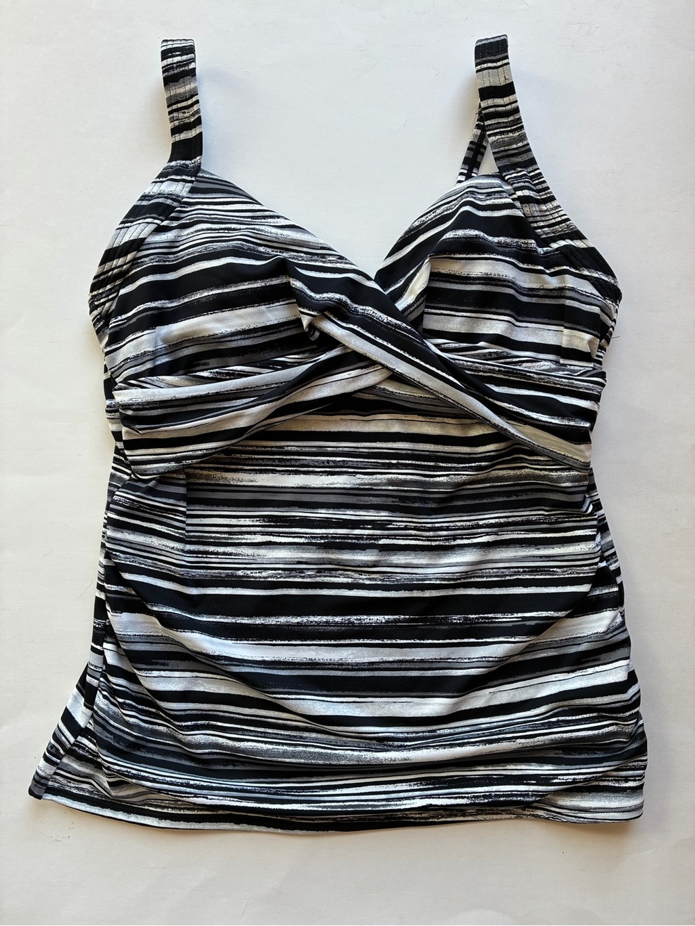 Lands End Womens Underwire Ruched Tankini Top Twist Front Adjustable Strap Sz 8